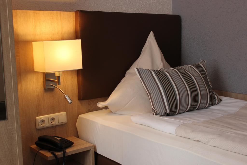 Hotel Restaurant Kromberg Remscheid Pokój zdjęcie